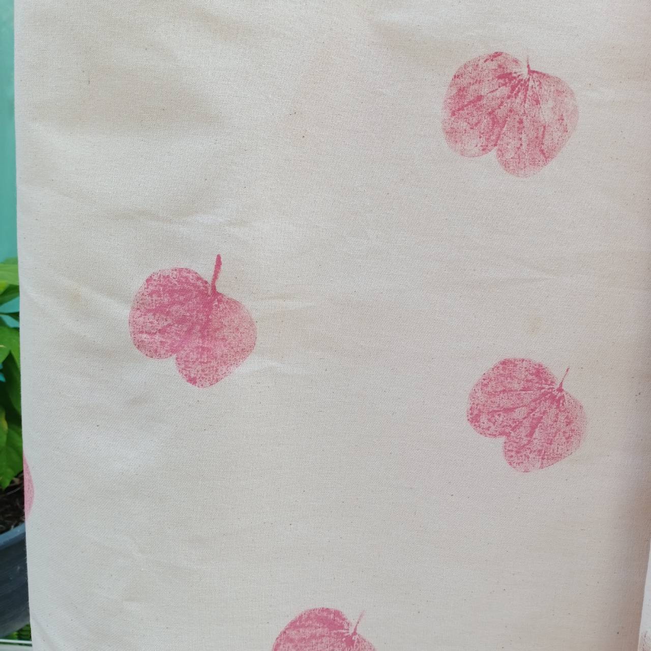 ผ้าคอตตอน100% Eco Fabric พิมพ์ลาย หน้ากว้าง 47" ลายสีชมพู