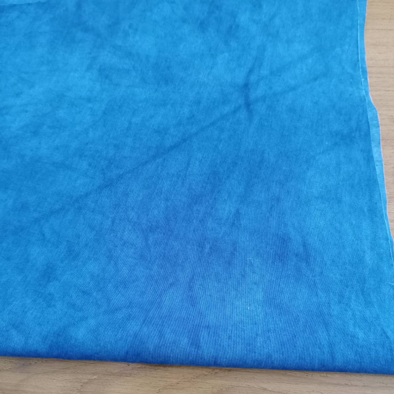 ผ้าคอตตอนซาตินCottonSatinย้อมครามตัดแบ่งขายขนาด40x90cm ผ้าตัดเฉลี่ยง 1ชิ้น