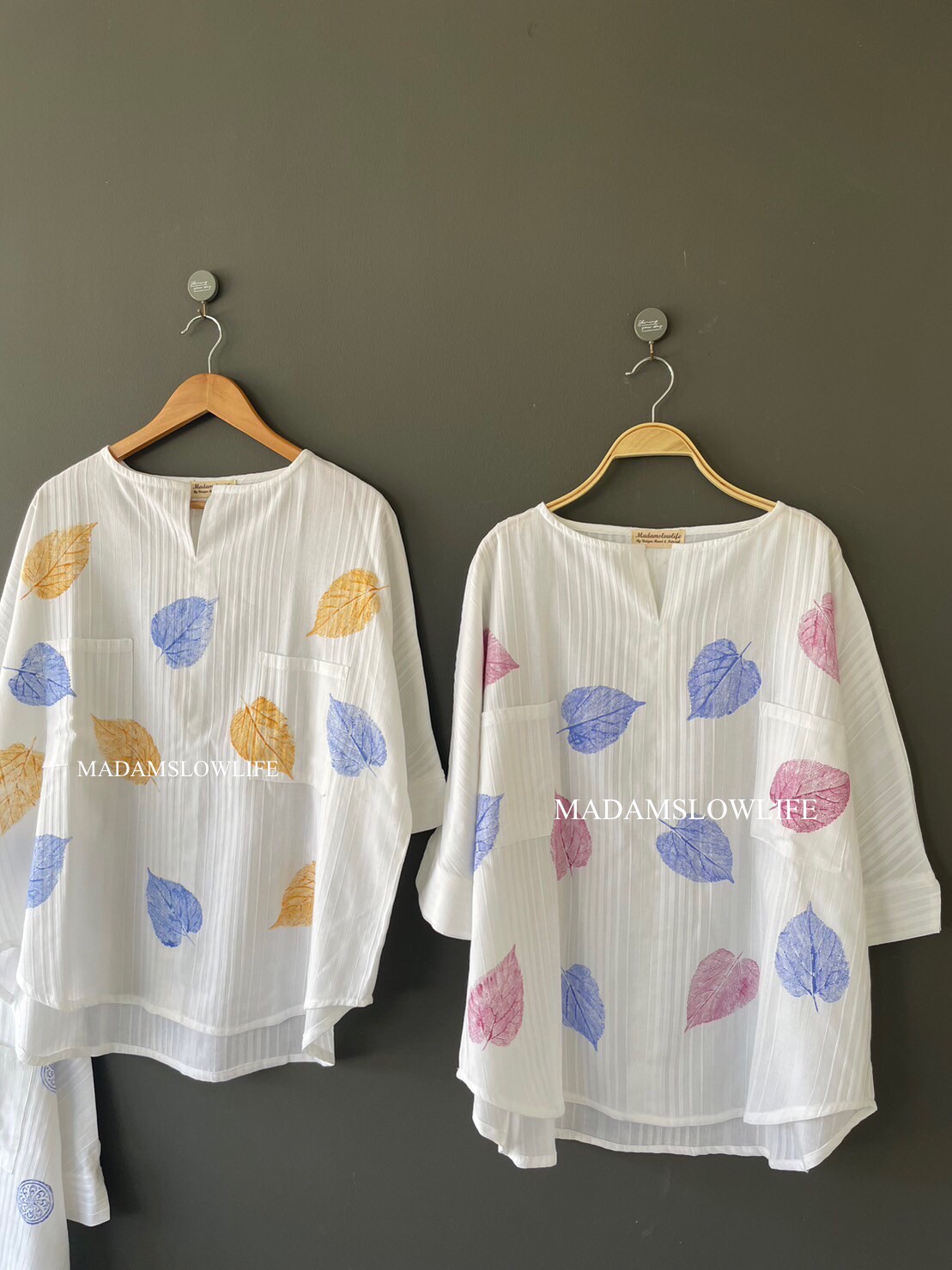 เสื้อคอวี Size F มีกระเป่าหน้าสองข้าง