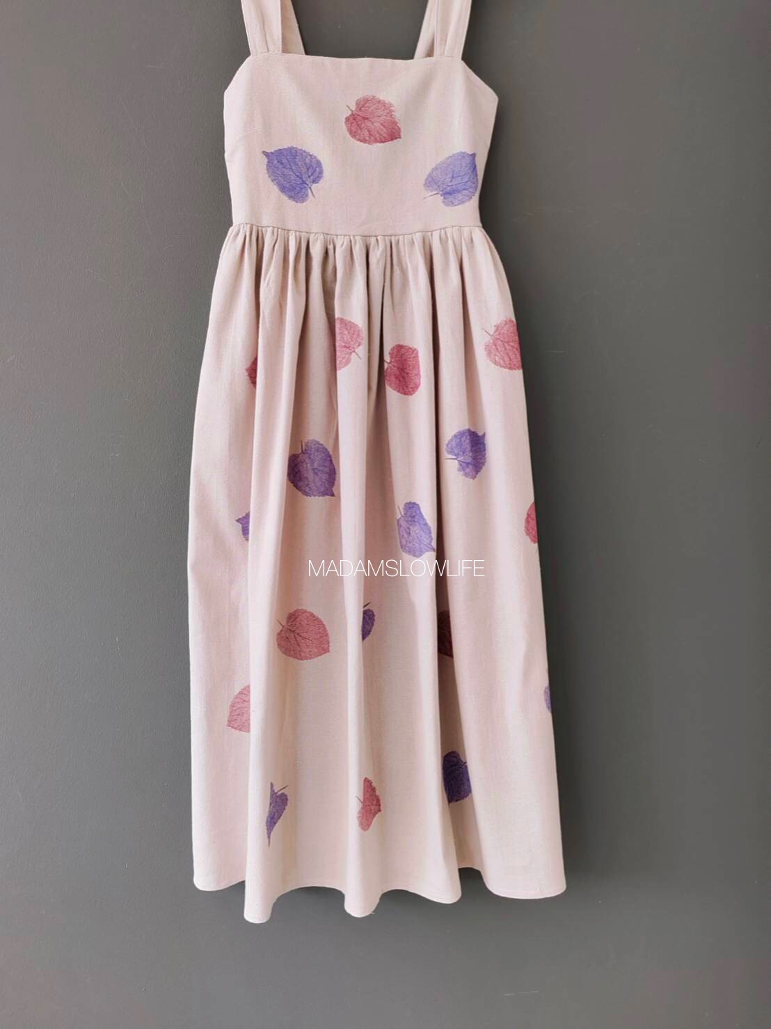 ชุดเดรส size F อก 34-40 นิ้ว ยาว 45 นิ้ว เนื้อผ้าคอตตอน พิมพ์ลายใบไม้