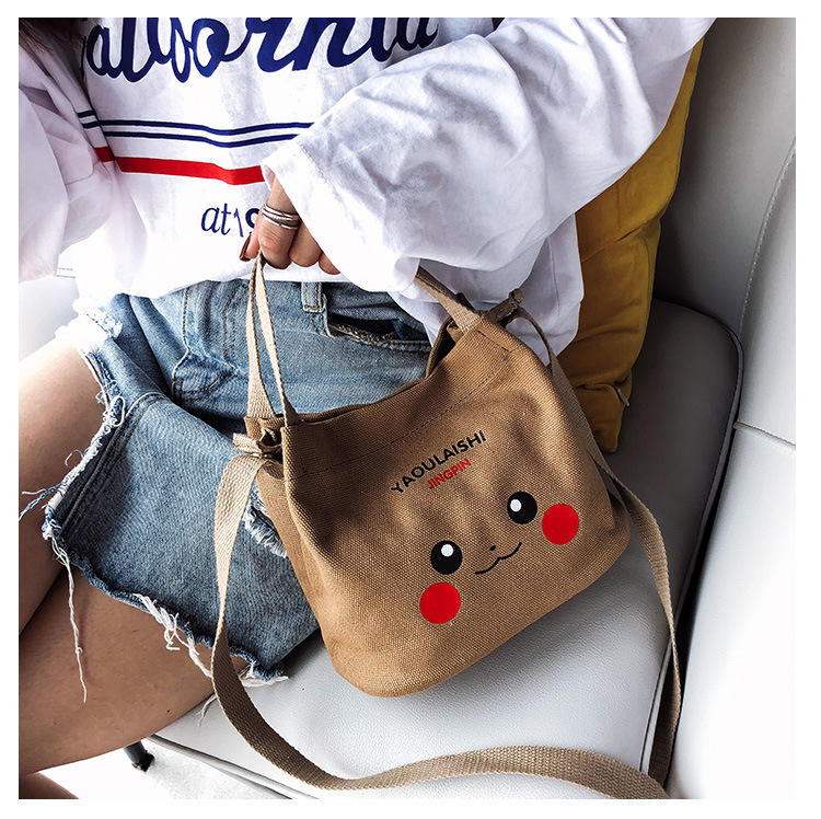 กระเป๋าสะพาย Pokémon Pikachu