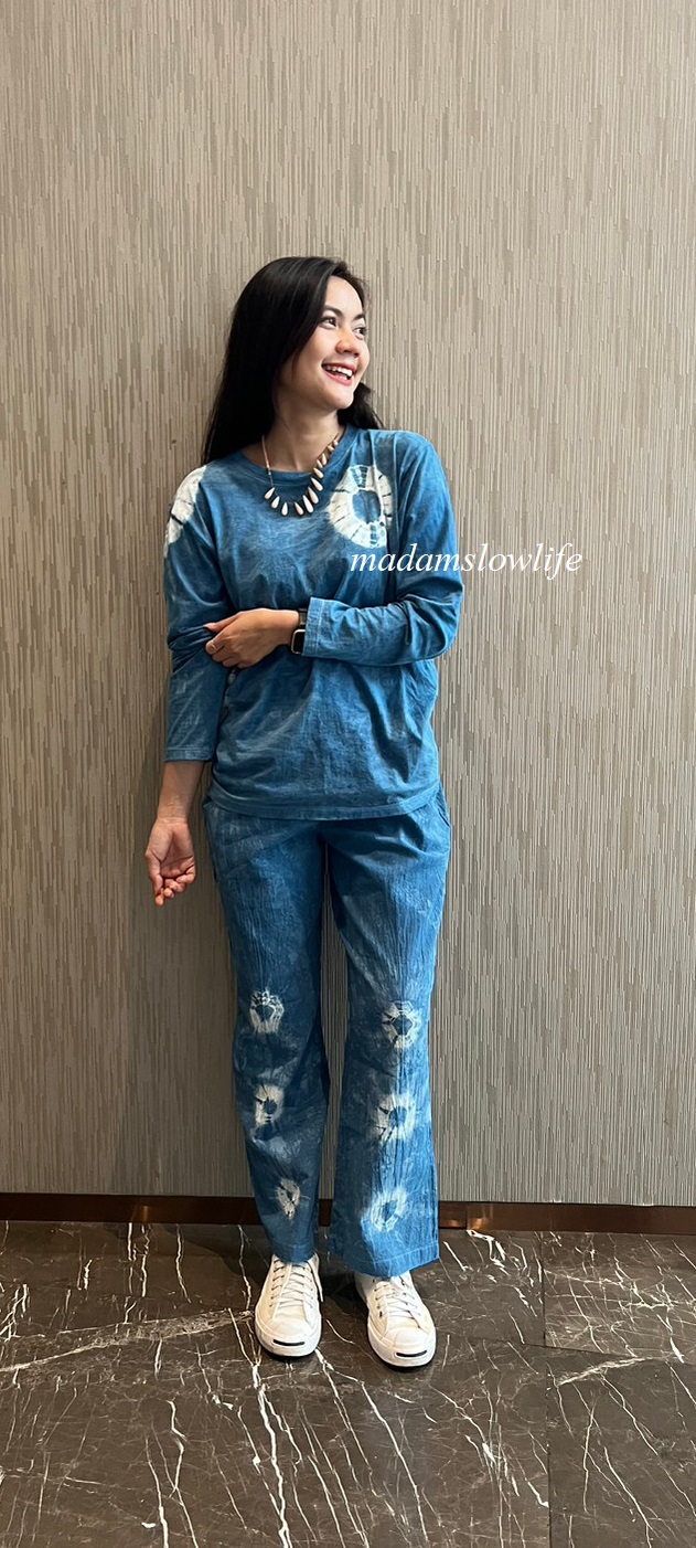 เสื้อยืดแขนยาว เนื้อผ้าคอตตอน 100%ย้อมและพิมพ์มือสีปลอดสารพิษ