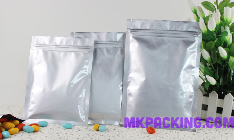 ถุงฟอยด์เงินทึบ ซิปล็อค ตั้งไม่ได้ ขนาด 20*30 ซม.