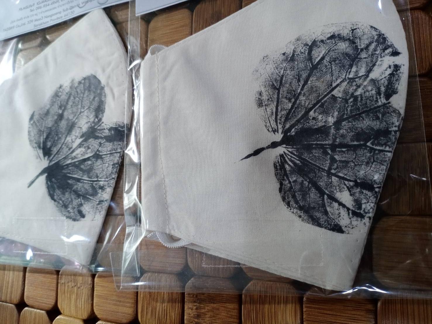 ผ้าปิดจมูกผู้ใหญ่ 10ชิ้น 2 ชั้น พิมพ์มือ