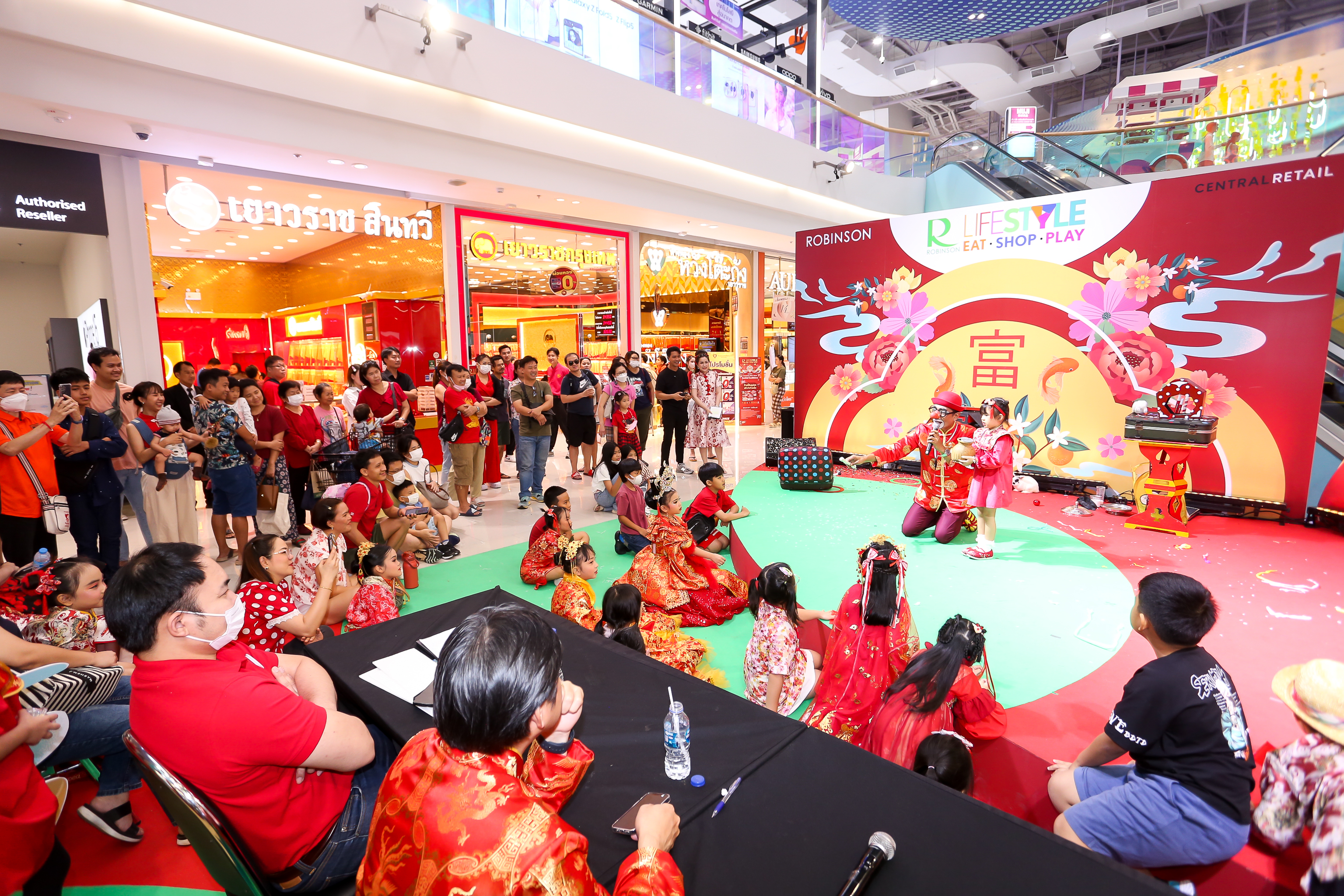 โชว์มายากล แนวตลก มายากลสำหรับเด็กๆ สร้างความสนุกและเสียงหัวเราะ