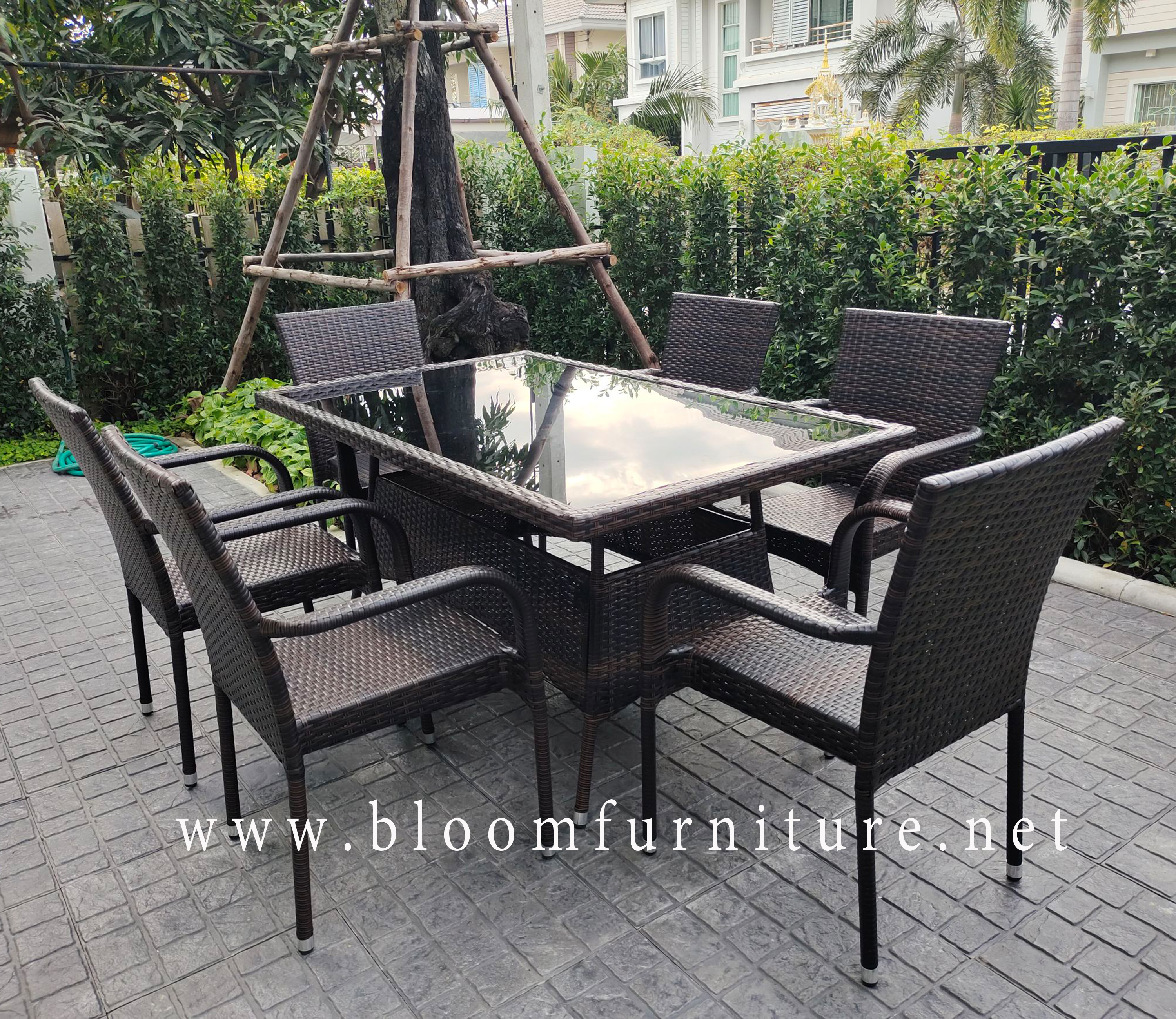 ชุดโต๊ะอาหารหวาย 6 ที่นั่ง หน้าโต๊ะปูกระจกสีดำ ขนาด 90x150x75 ซม.