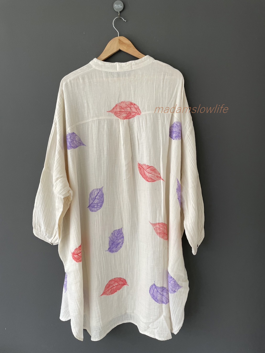 ชุดแซกพิมพ์ลายใบไม้ ผ้าคอตตอน 100% (ผ้าสาลู มีเทคเจอร์)