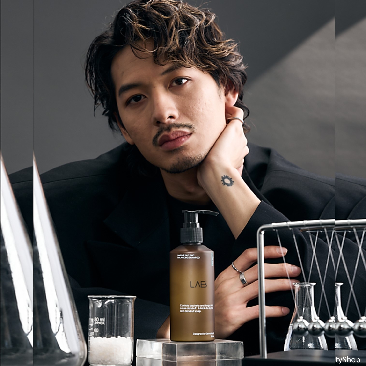 VELA LAB1 Marine Salt Zinc Balancing Shampoo 200ml แชมพูสระผมสูตรพิเศษสำหรับผู้ชายช่วยลดอาการคันและรังแคอย่างมีประสิทธิภาพ