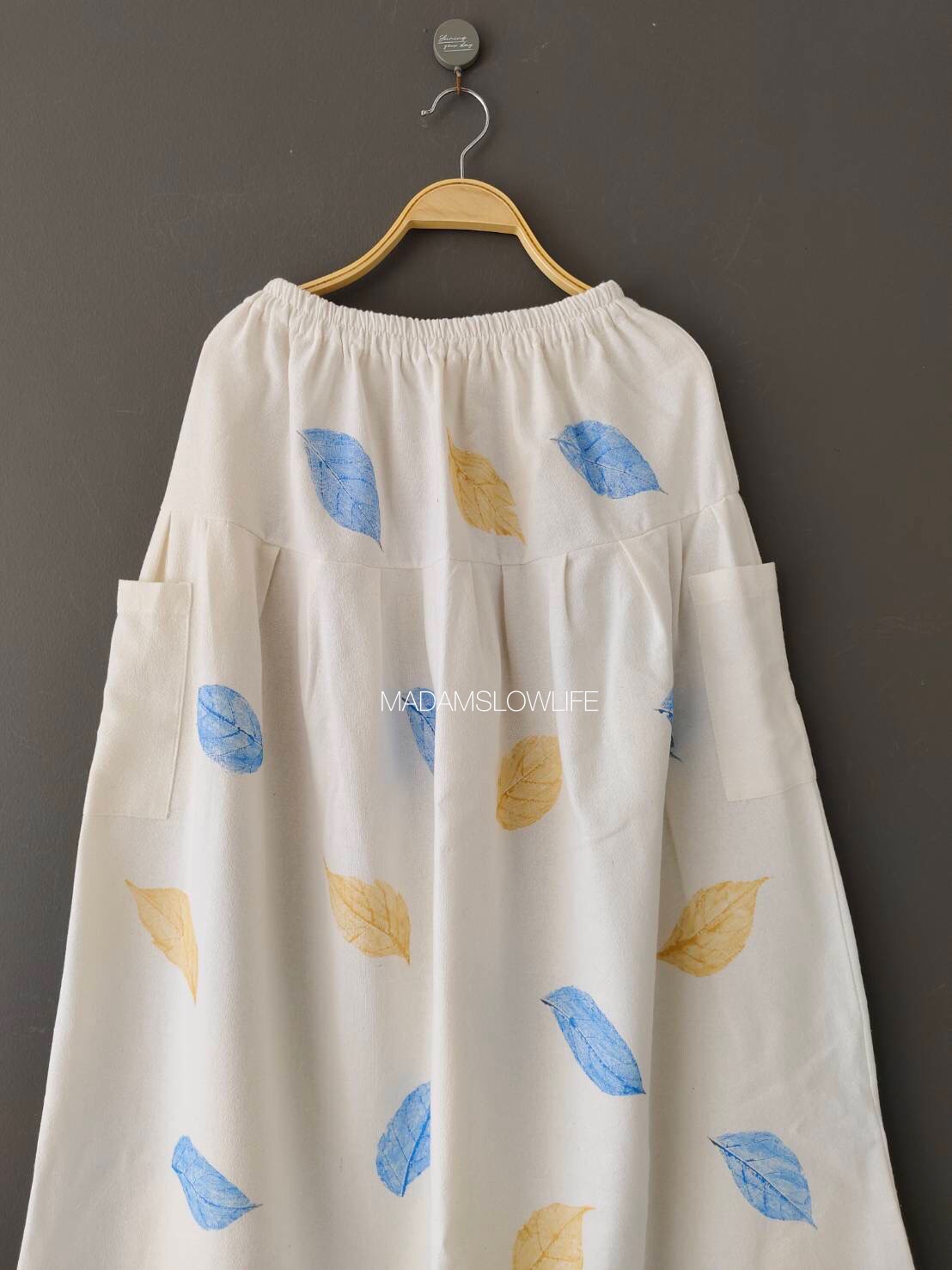 กระโปรงระบาย Size F เนื้อผ้าคอตตอนมีเทกเจอร์ พิมพ์ลายด้วยใบไม้ใช้สีปลอดสารพิษ