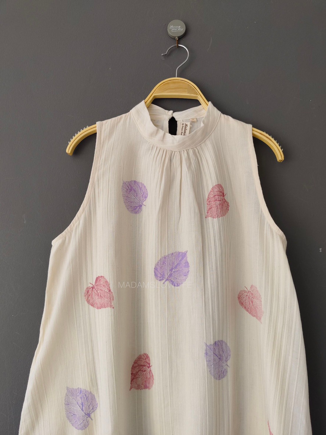 เดรสคอตั้งระบายชาย Size: F พิมพ์ลายใบไม้แมทสีชมพูม่วงลุคน่ารัก