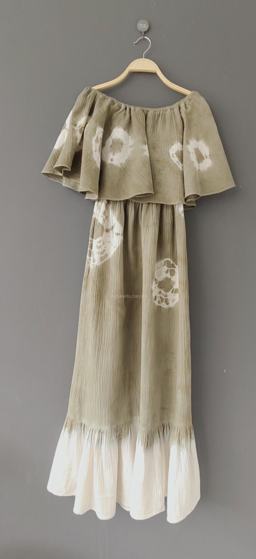 ชุดเดรสทรงคุณหนูให้ลุคน่ารัก มัดย้อมสีเขียวขี้ม้า Size: F