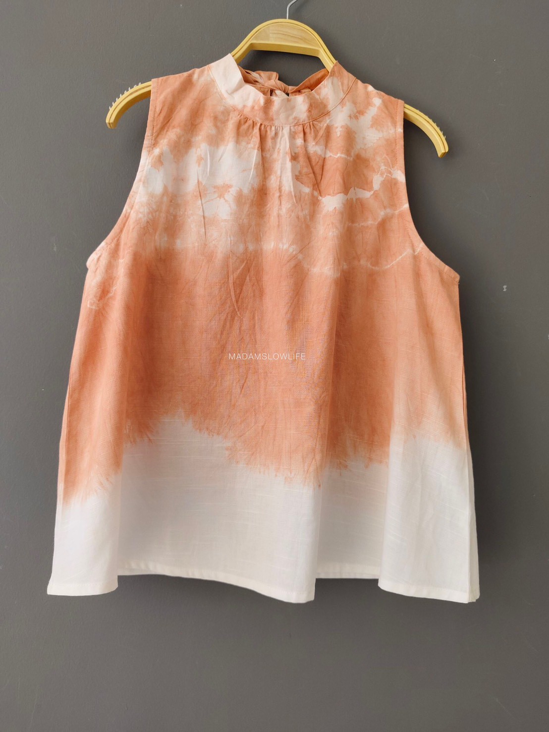 เสื้อผู้หญิงทรงคอเต่าผูกโบว์หลัง Size: S M L XL