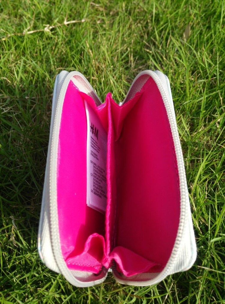 H&M กระเป๋าสตางค์ LOVE ของแท้