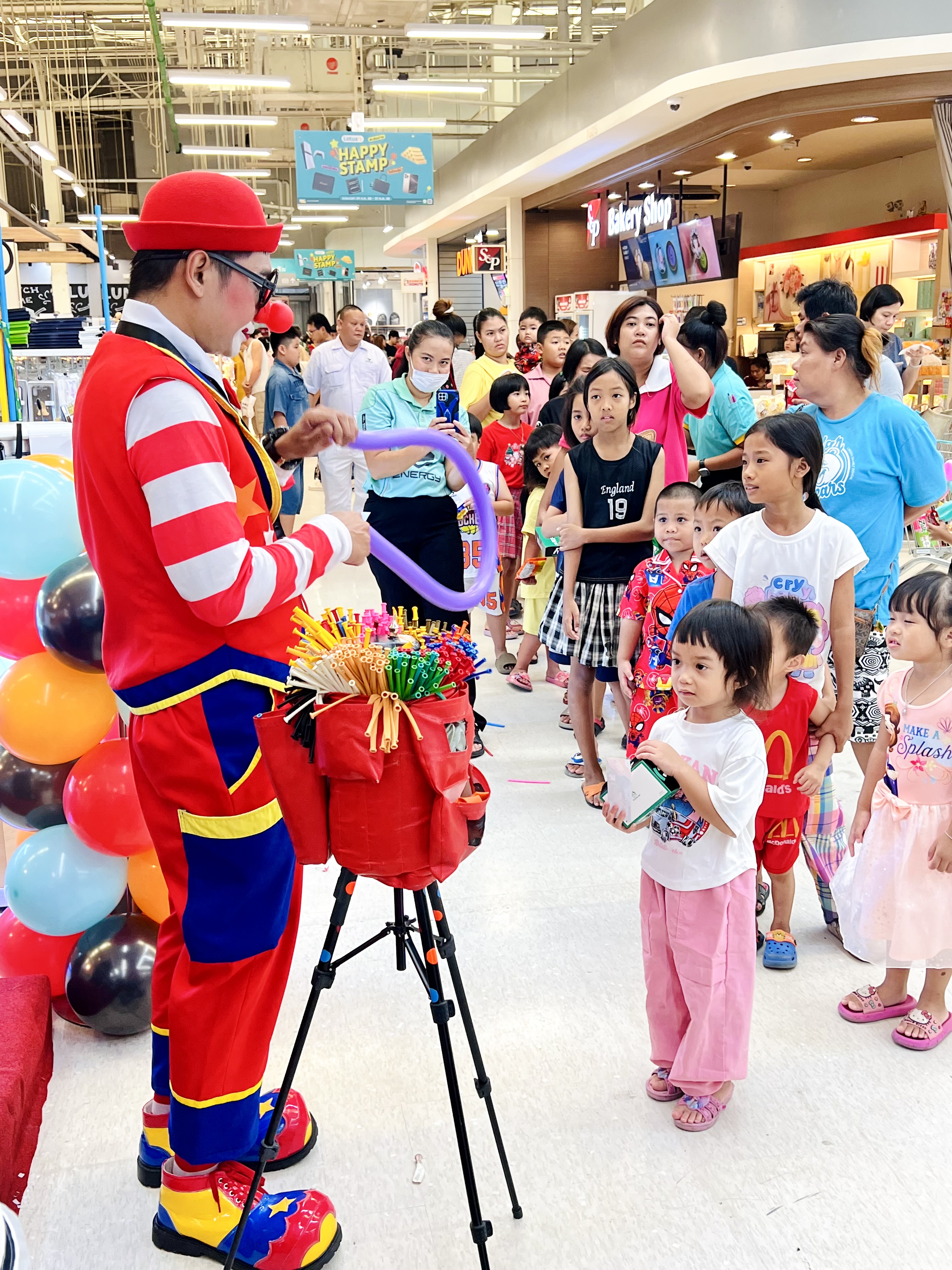 ตัวตลกโบโซ่ บิดลูกโป่งแฟนซี รูปต่างๆ รูปสัตว์ได้ทุกสัตว์