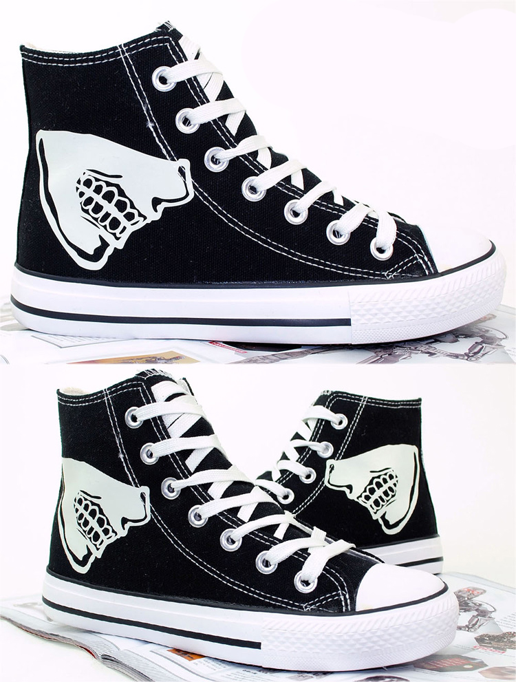รองเท้าผ้าใบ ลาย Tokyo Ghoul