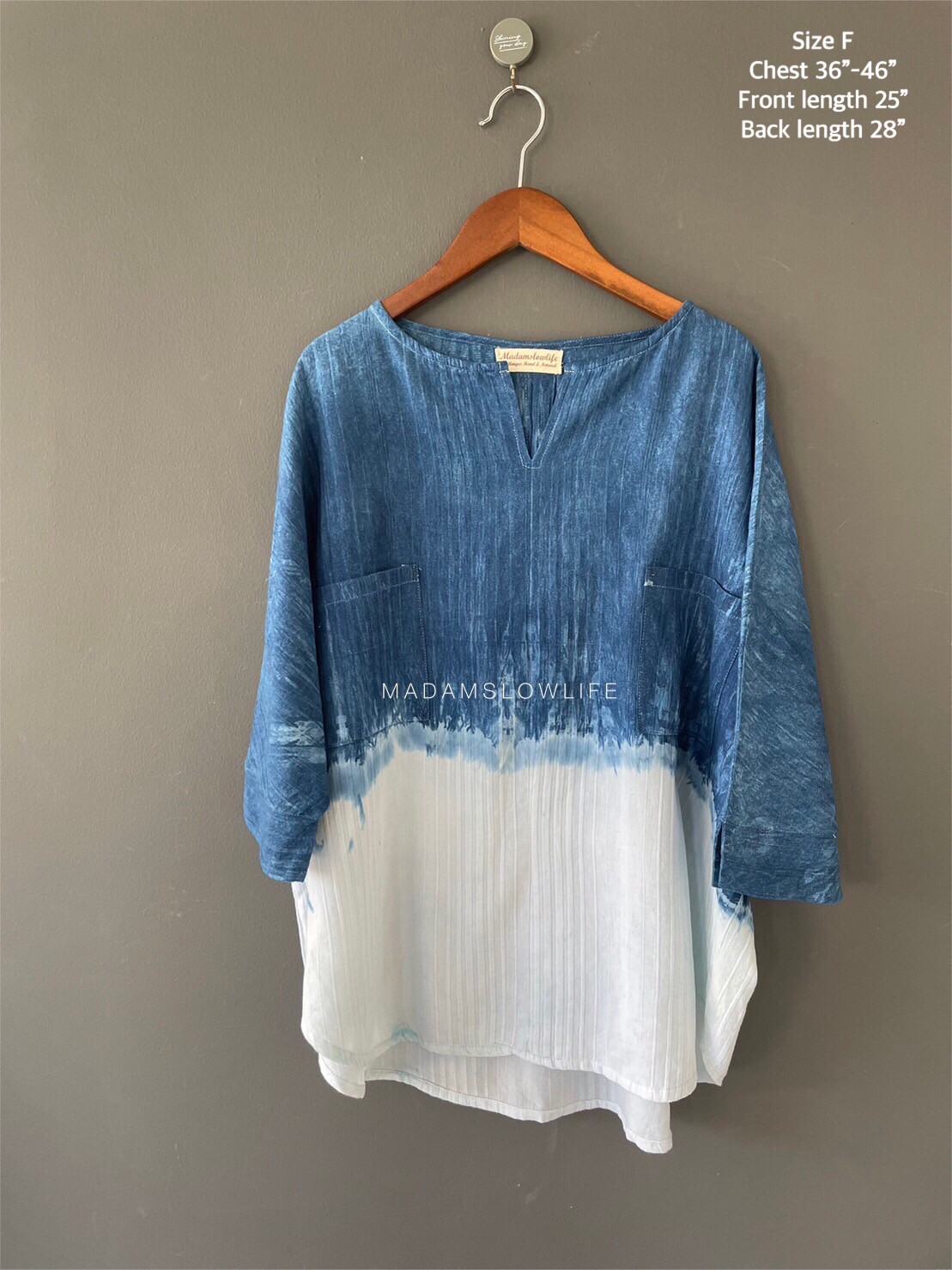 เสื้อคอวี Size F มีกระเป่าหน้าสองข้าง ย้อมสีครามธรรมชาติ