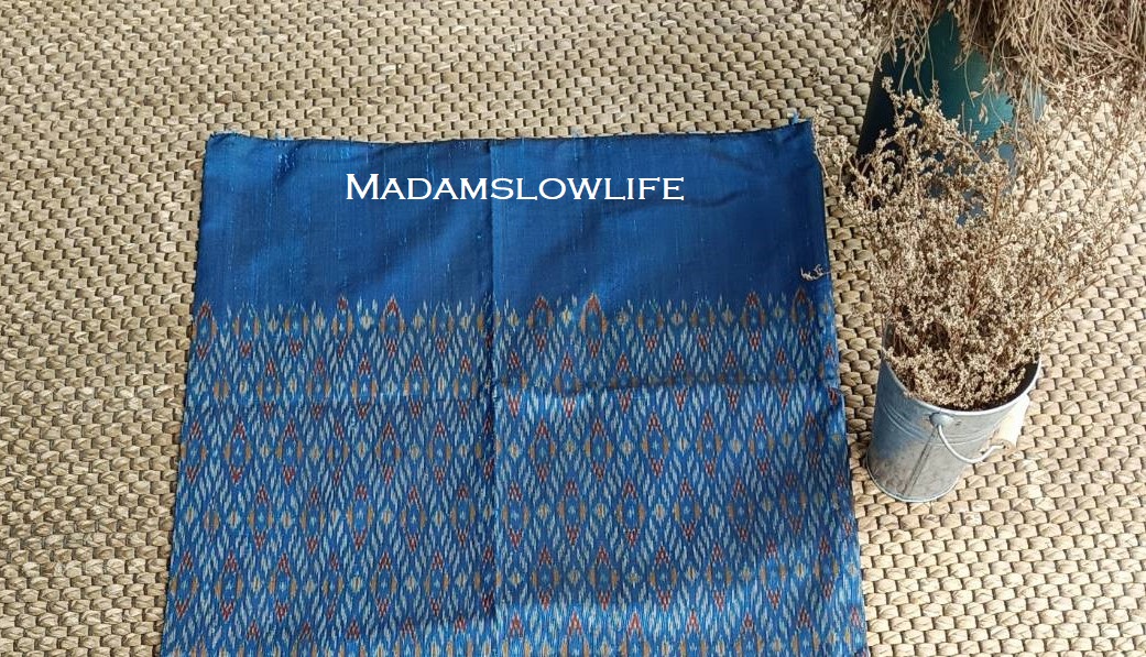 ผ้าไหมมัดหมี่ สีฟ้าน้ำทะเล ขนาด กว้าง 100 cm * ยาว 200 cm Hand made