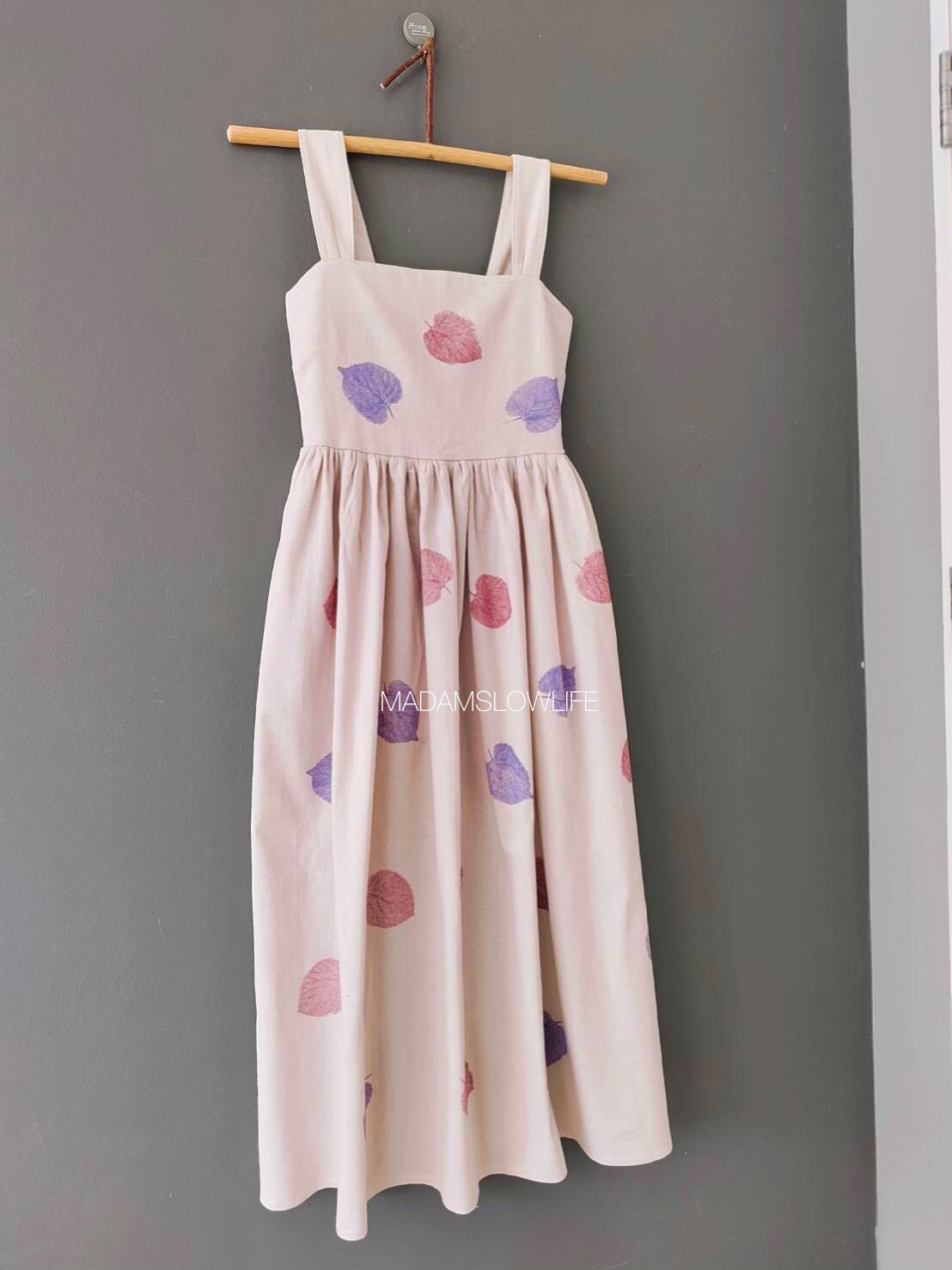 ชุดเดรส size F อก 34-40 นิ้ว ยาว 45 นิ้ว เนื้อผ้าคอตตอน พิมพ์ลายใบไม้