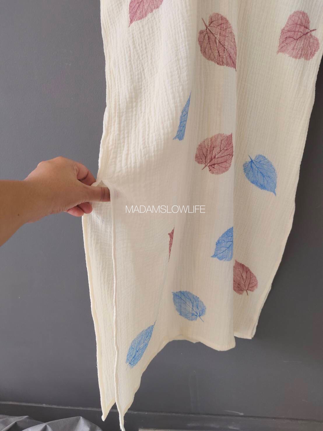 เดรสทรงคอวี Size F อก 36-40 นิ้ว ยาว 45 นิ้ว