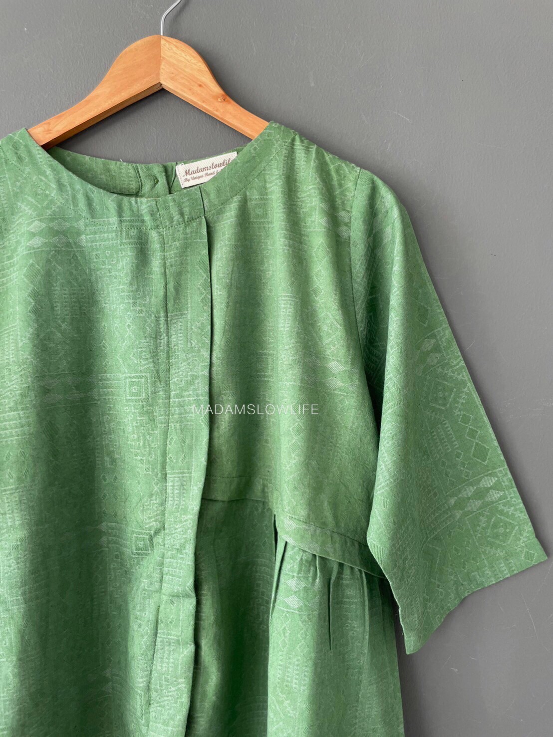 เสื้อผู้หญิง Size F อก 36-42 นิ้ว แขนยาว 16 นิ้ว ยาว 21 นิ้ว