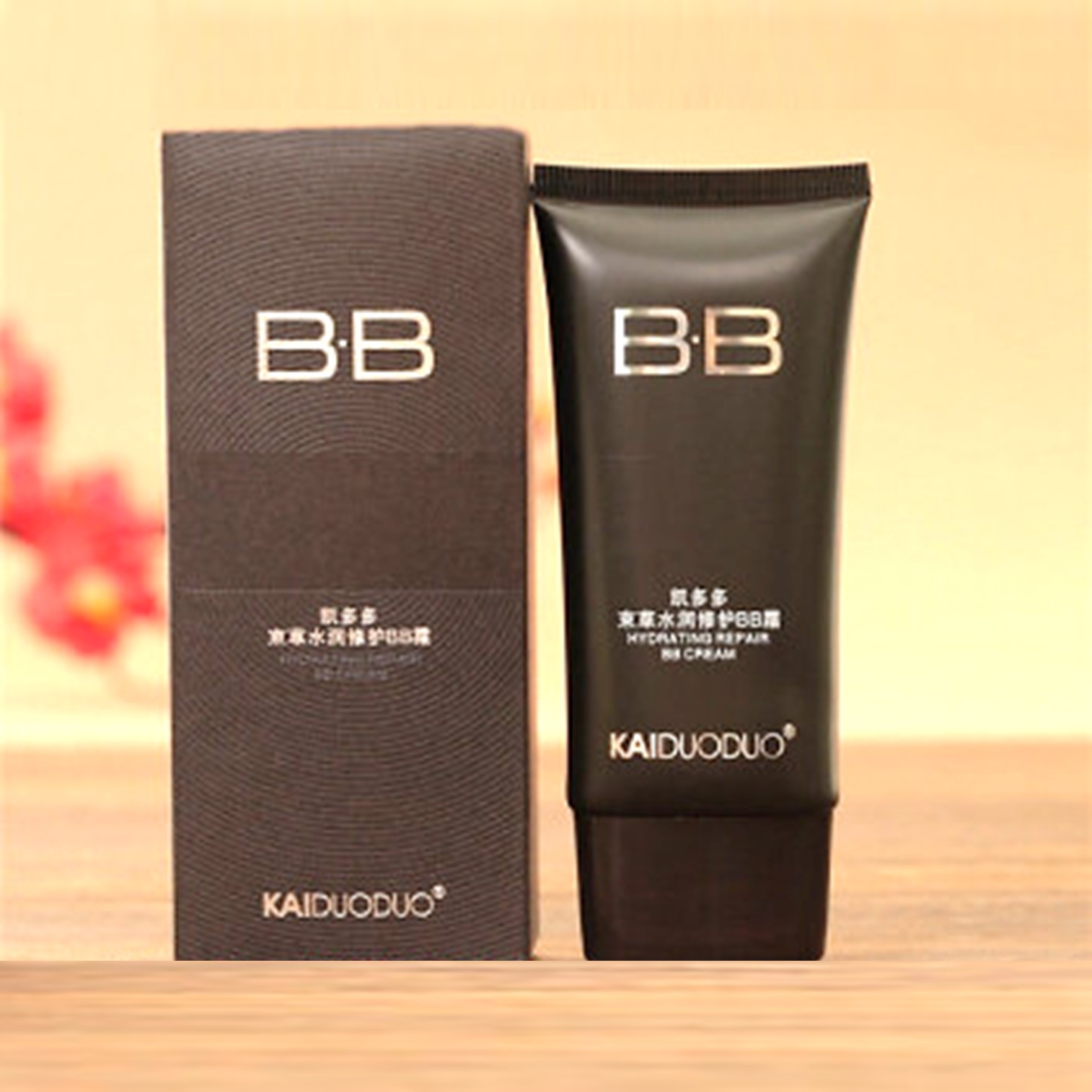 KAIDUODUO Hydrating Makeover BB Cream For Men 45g บีบีครีมเนื้อบางเบาสำหรับผิวหน้าผู้ชายสูตรพิเศษสินค้านำเข้าจากต่างประเทศพร้อมส่ง