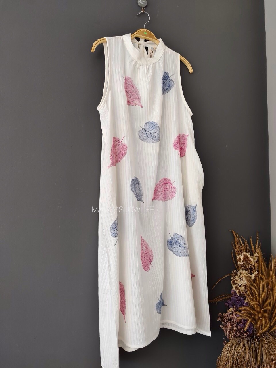 ชุดเดรสผูกโบว์หลัง พิมพ์ลายใบไม้