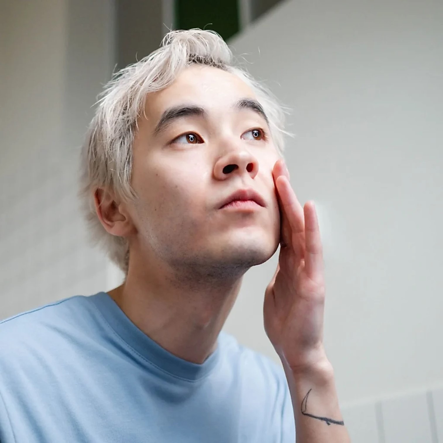 BLUEMAN Natural Coverage Light And Matte BB Cream 50g บีบีครีมเนื้อบางเบาสำหรับผิวหน้าผู้ชายสูตรพิเศษสินค้านำเข้าจากต่างประเทศพร้อมส่ง