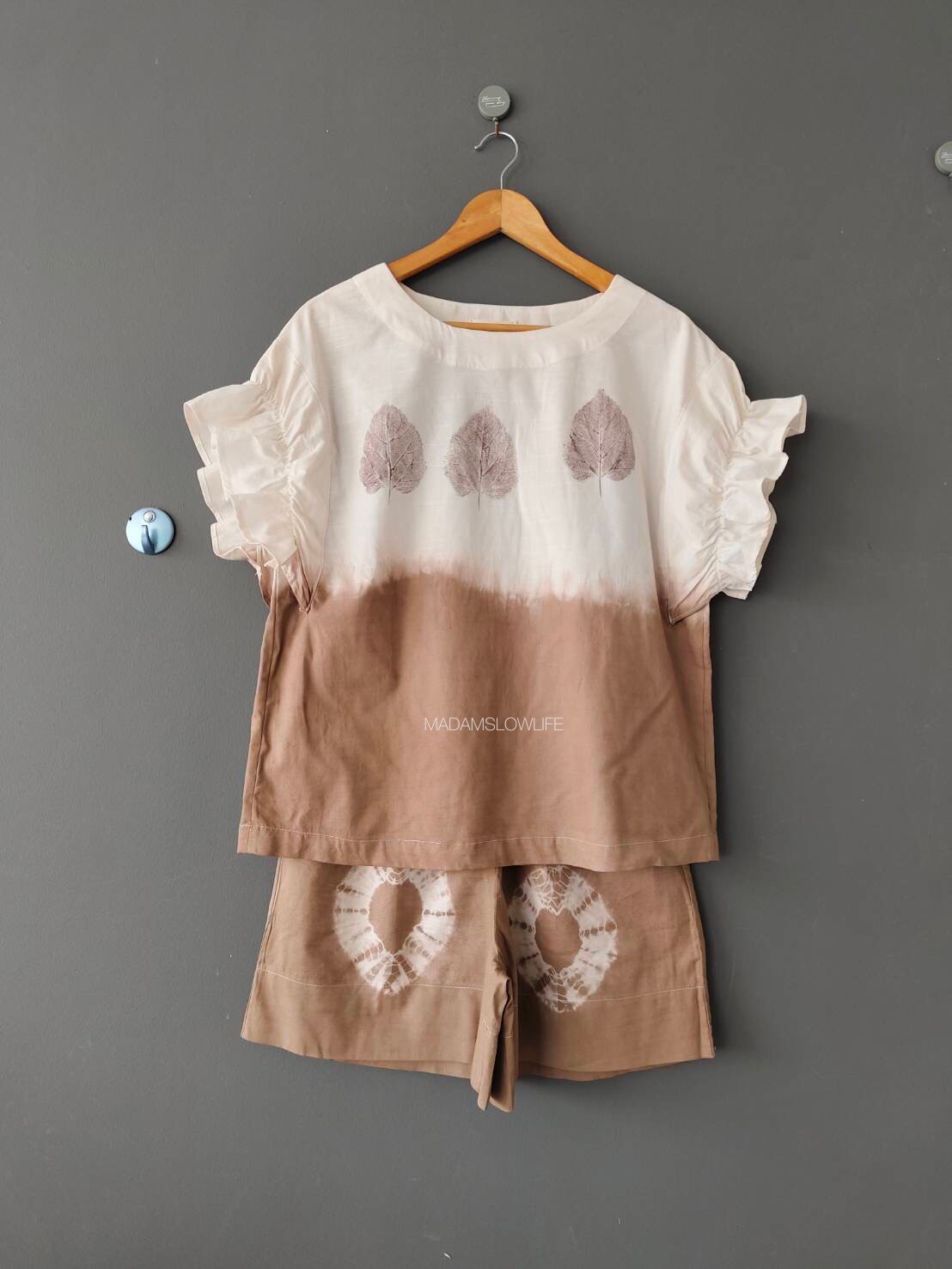 ชุดเซต เสื้อแขนระบาย+ กางเกงขาสั้น ลายมัดย้อม