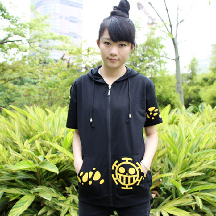 เสื้อฮู้ดวันพีชแขนสั้น ลอว์ดำ