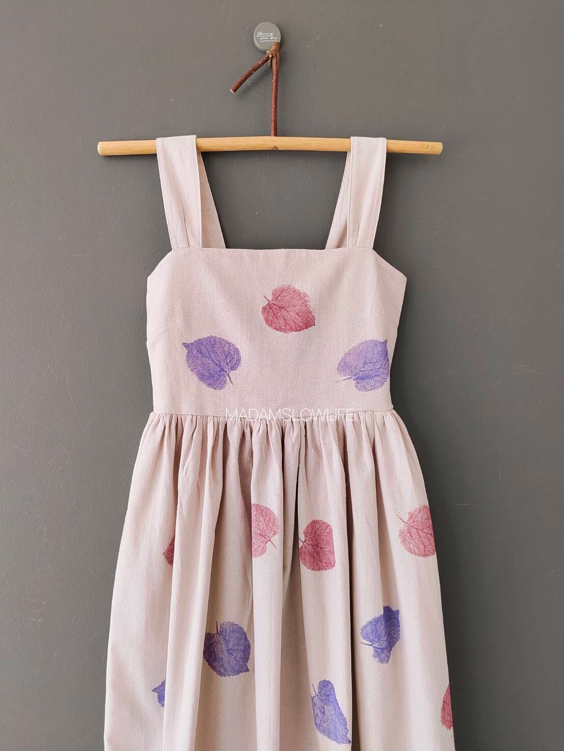 ชุดเดรส size F อก 34-40 นิ้ว ยาว 45 นิ้ว เนื้อผ้าคอตตอน พิมพ์ลายใบไม้