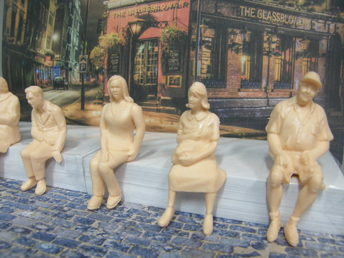 คน ท่านั่งคละแบบ สเกล 1:25 ชุด 6 ตัว (premium)