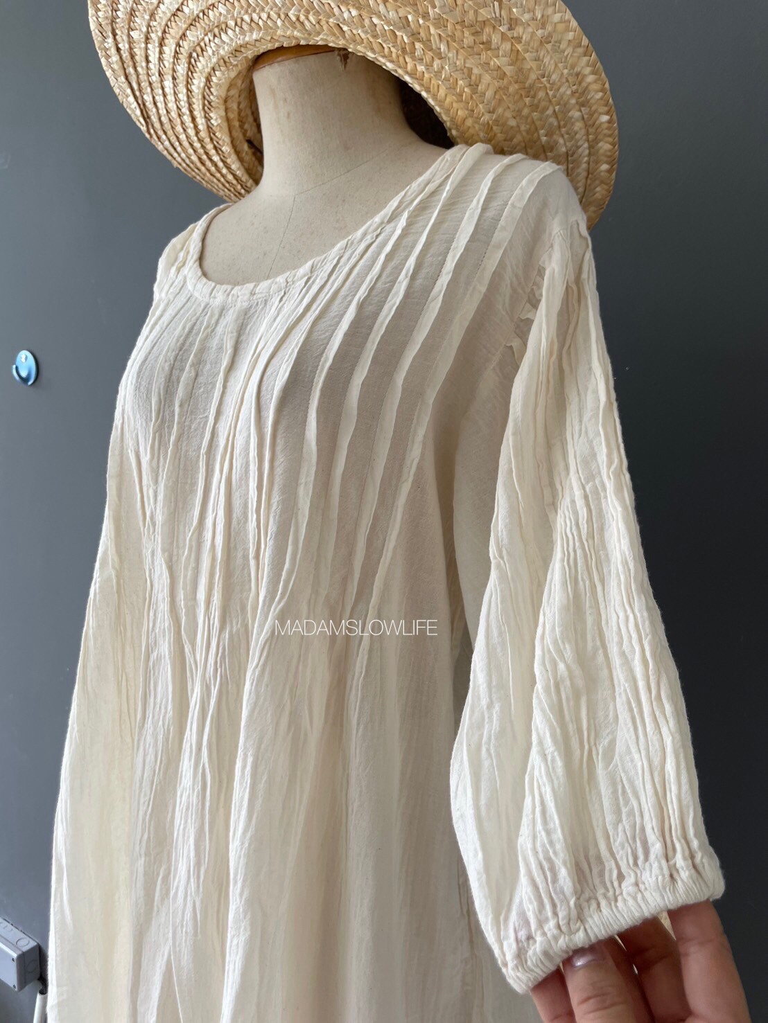 เสื้อ+กางเกงขายาว สีขาวออฟไวท์ สวมใส่สบาย Size:F