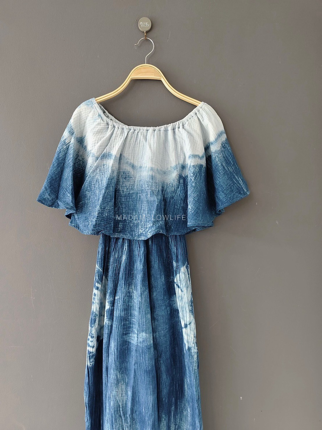 ชุดเดรสทรงคุณหนูให้ลุคน่ารัก มัดย้อมสีคราม Size: F