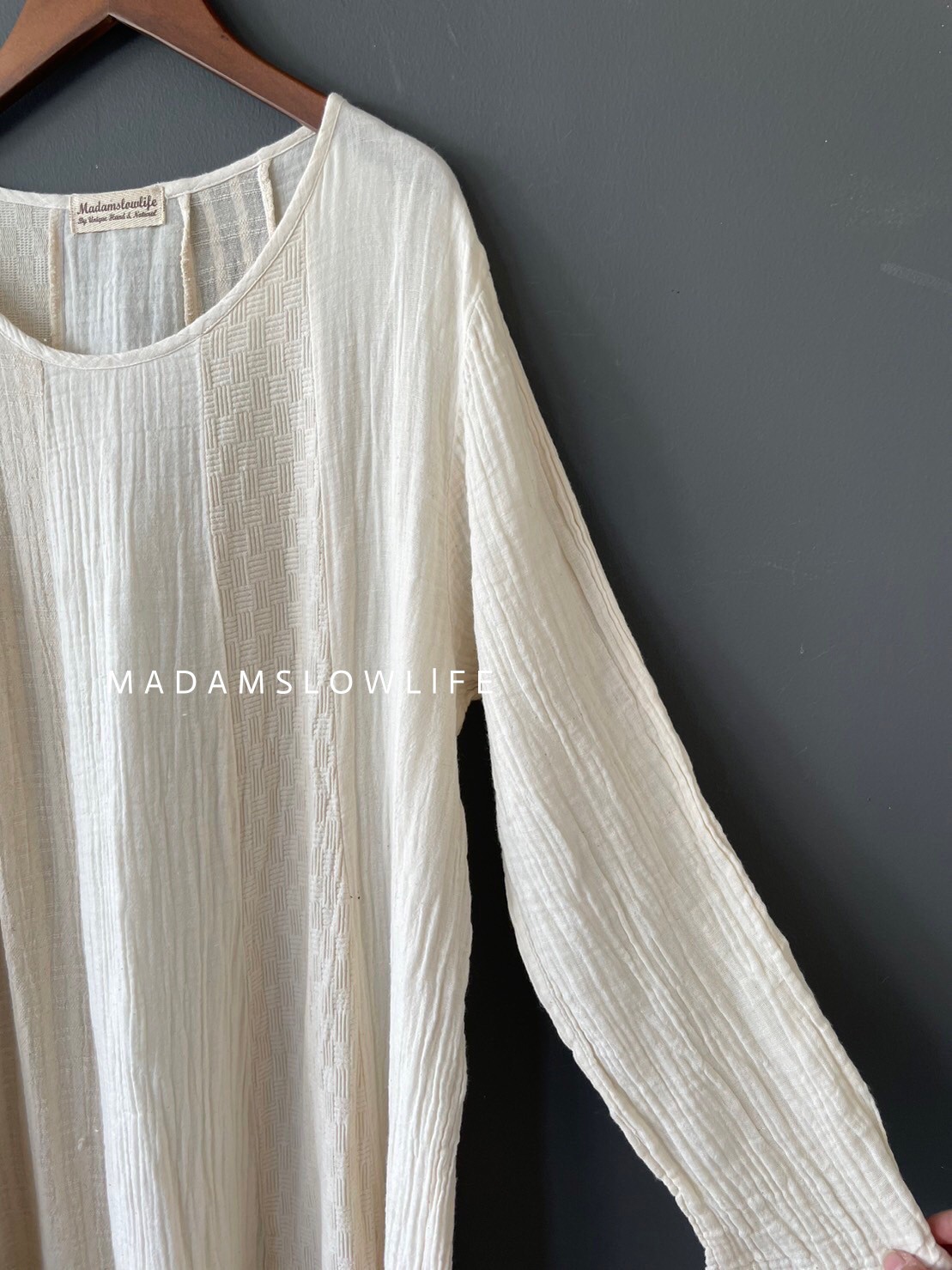 ชุดเดรสทรงเอแขนยาว Size : F