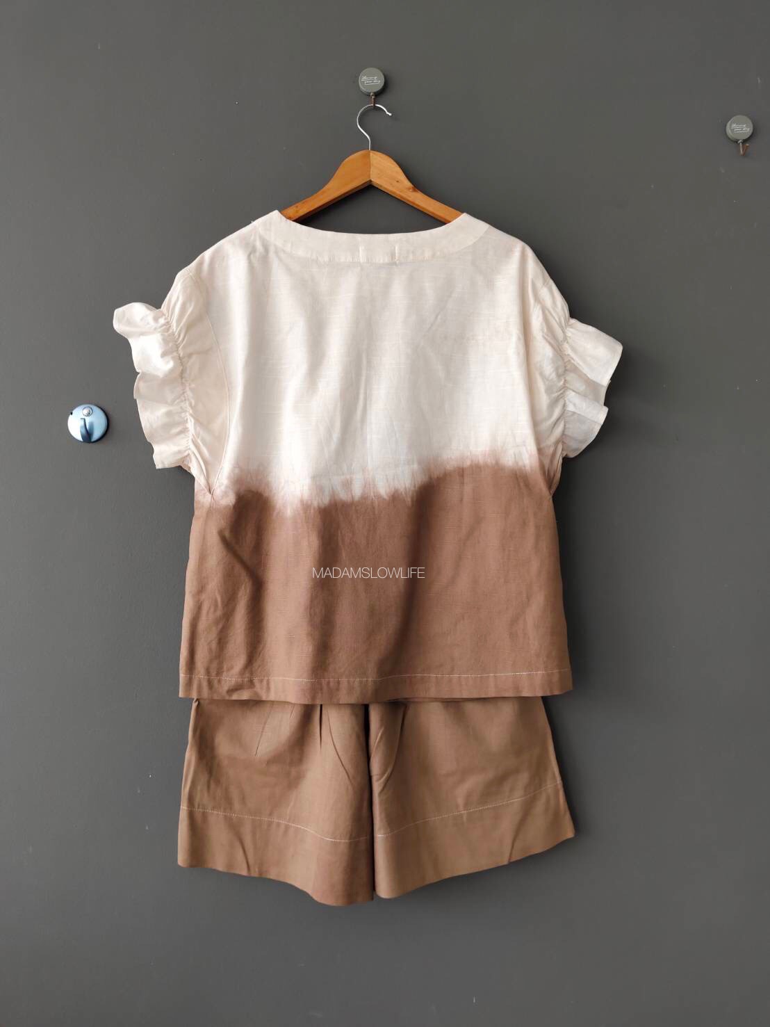 ชุดเซต เสื้อแขนระบาย+ กางเกงขาสั้น ลายมัดย้อม