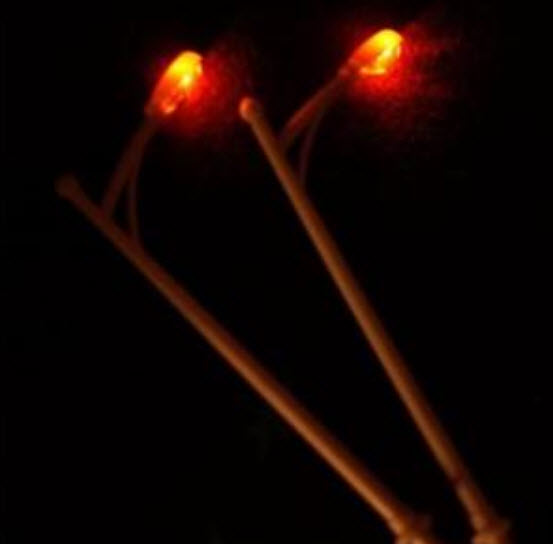 เสาไฟถนนกิ่งเดี่ยว สีขาว 6V สูง 5.5 ซ.ม. (สเกล 1:200) / 5 ต้น