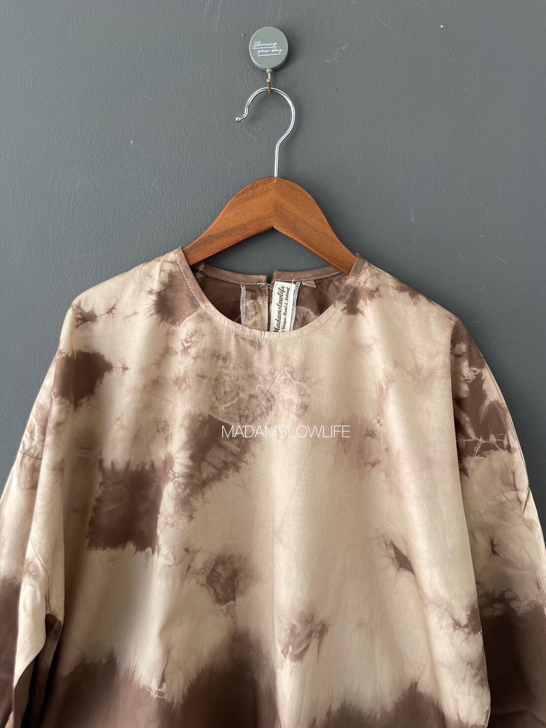 เสื้อผู้หญิง Size F อก 38-46 นิ้ว ยาว 23 นิ้ว เนื้อผ้าคอตตอนซาติน ย้อมสีน้ำตาลปลอดสารพิษ