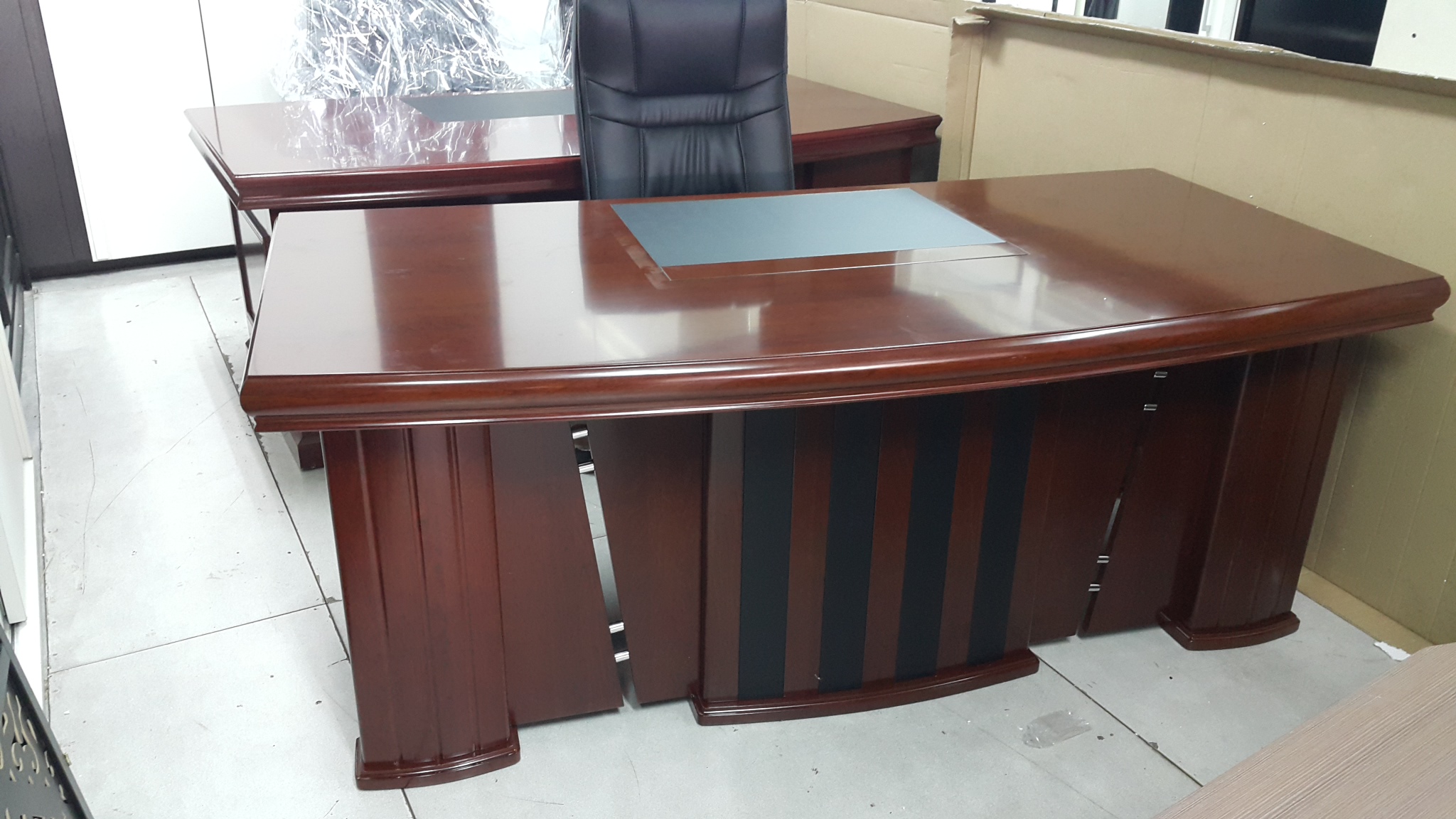 โต๊ะทำงานผู้บริหาร Premium 2.00 เมตร