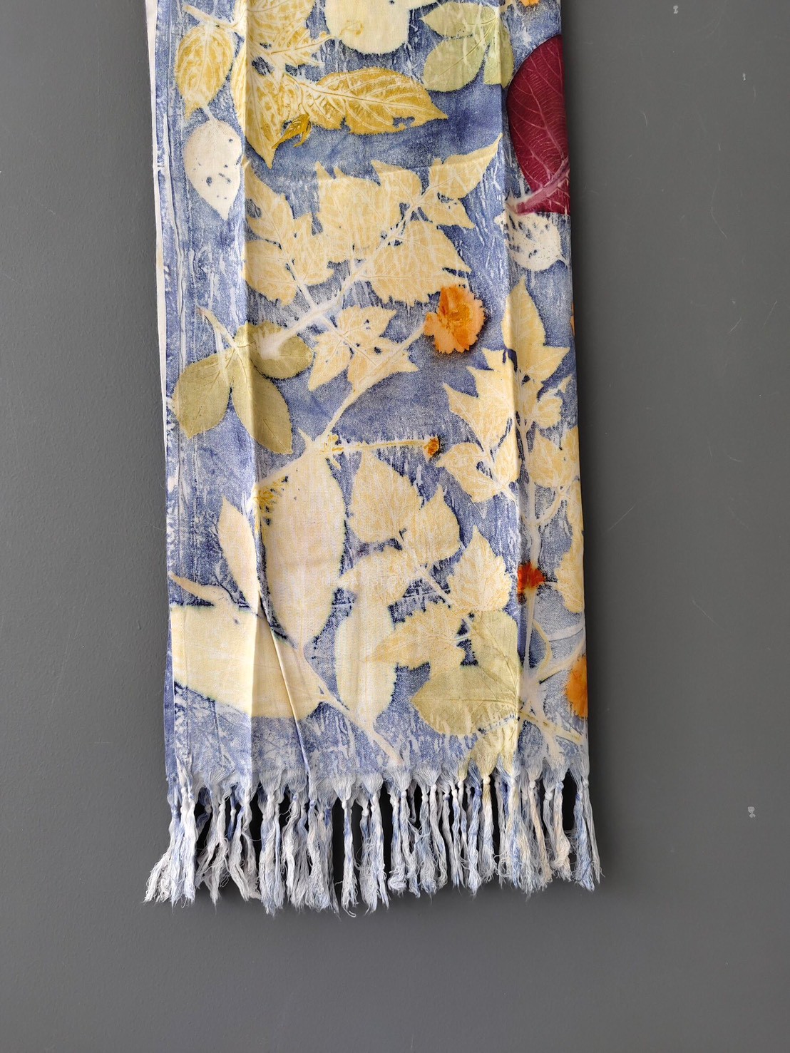 ผ้าพันคอ cotton Eco print Size : กว้าง 70 cm × ความยาว 170 cm มีให้เลือก 6 โทนสี