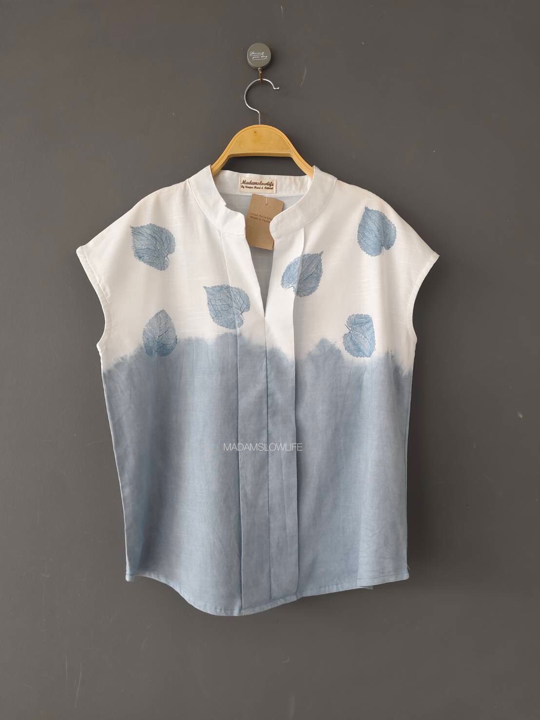 เสื้อผู้หญิง คอจีน Size: F มัดย้อมสีเทาทูโทน พิมพ์ใบไม้จากสีปลอดสารพิษ