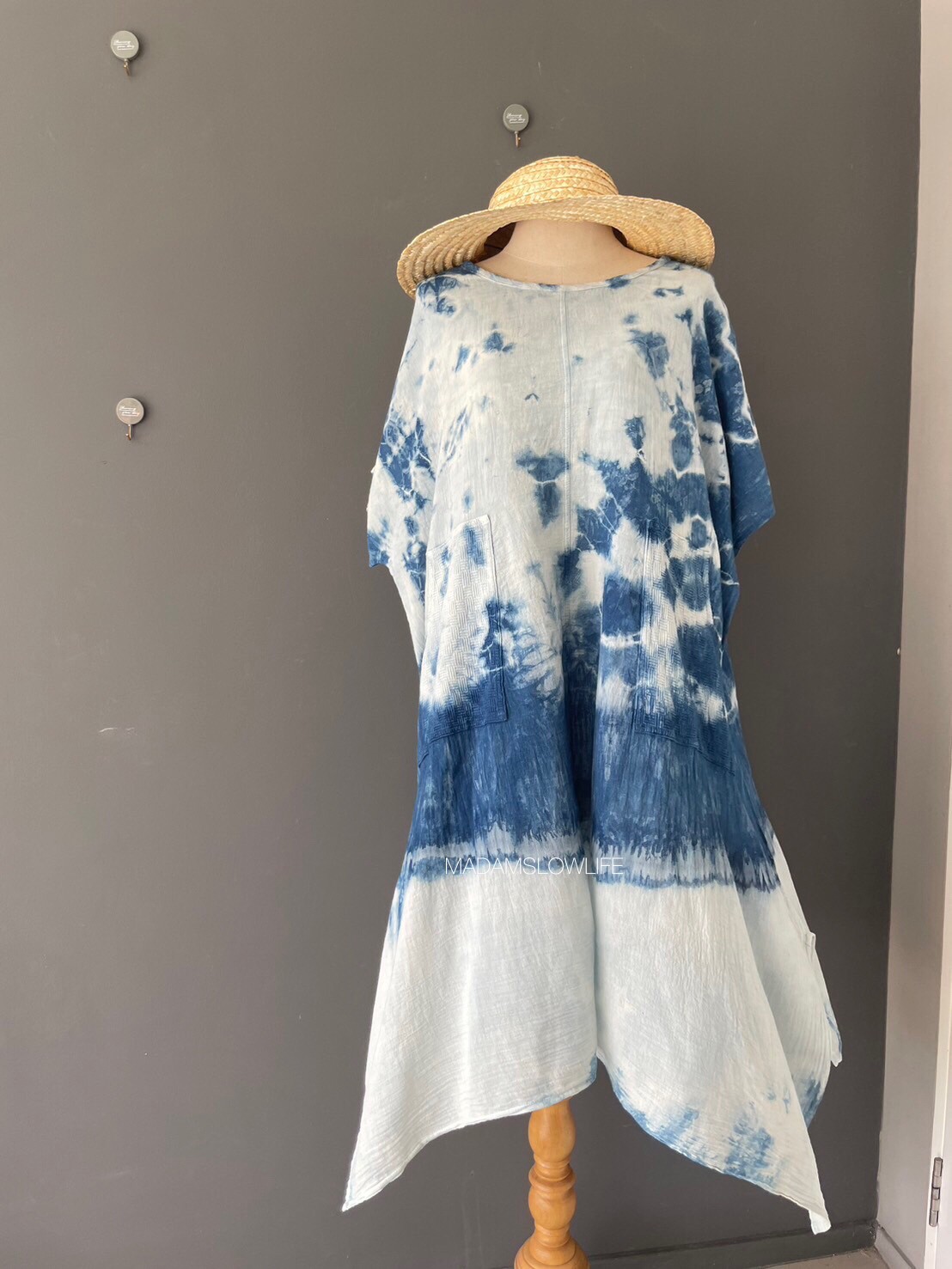 ชุดเดรสสวยๆ Size F ผ้าคอตตอนแบบมีเทกเจอร์ สีครามธรรมชาติ