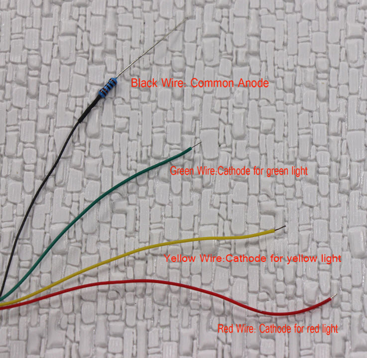 ชุดไฟสัญญาณจราจร (สเกล 1:150) สูง 3.7 ซ.ม. ชุด 3 ต้น