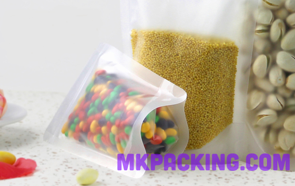 ถุงพลาสติกขุ่น ซิปล็อค ตั้งได้ ขนาด 20x30 + 5cm