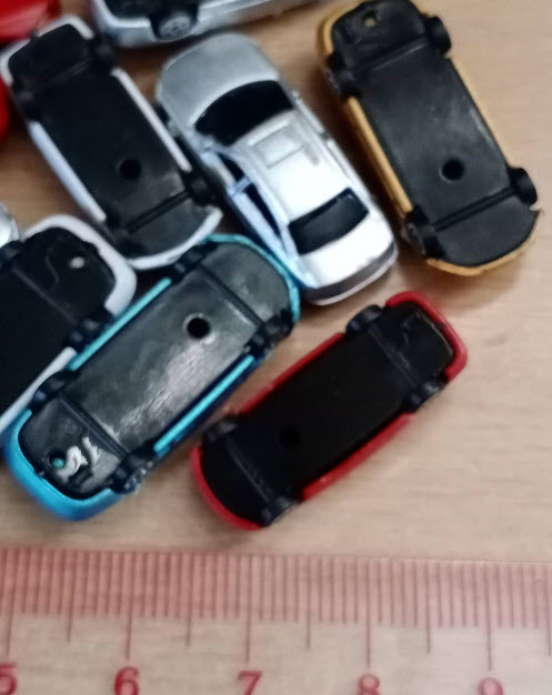 รถจิ๋ว สเกล 1:200 คละสี / 25 คัน