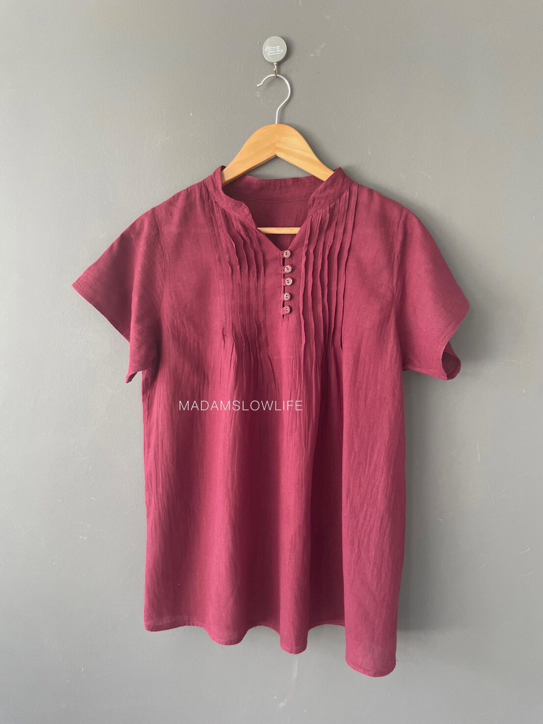 เสื้อผู้หญิง Size F สีแดงโกเมน