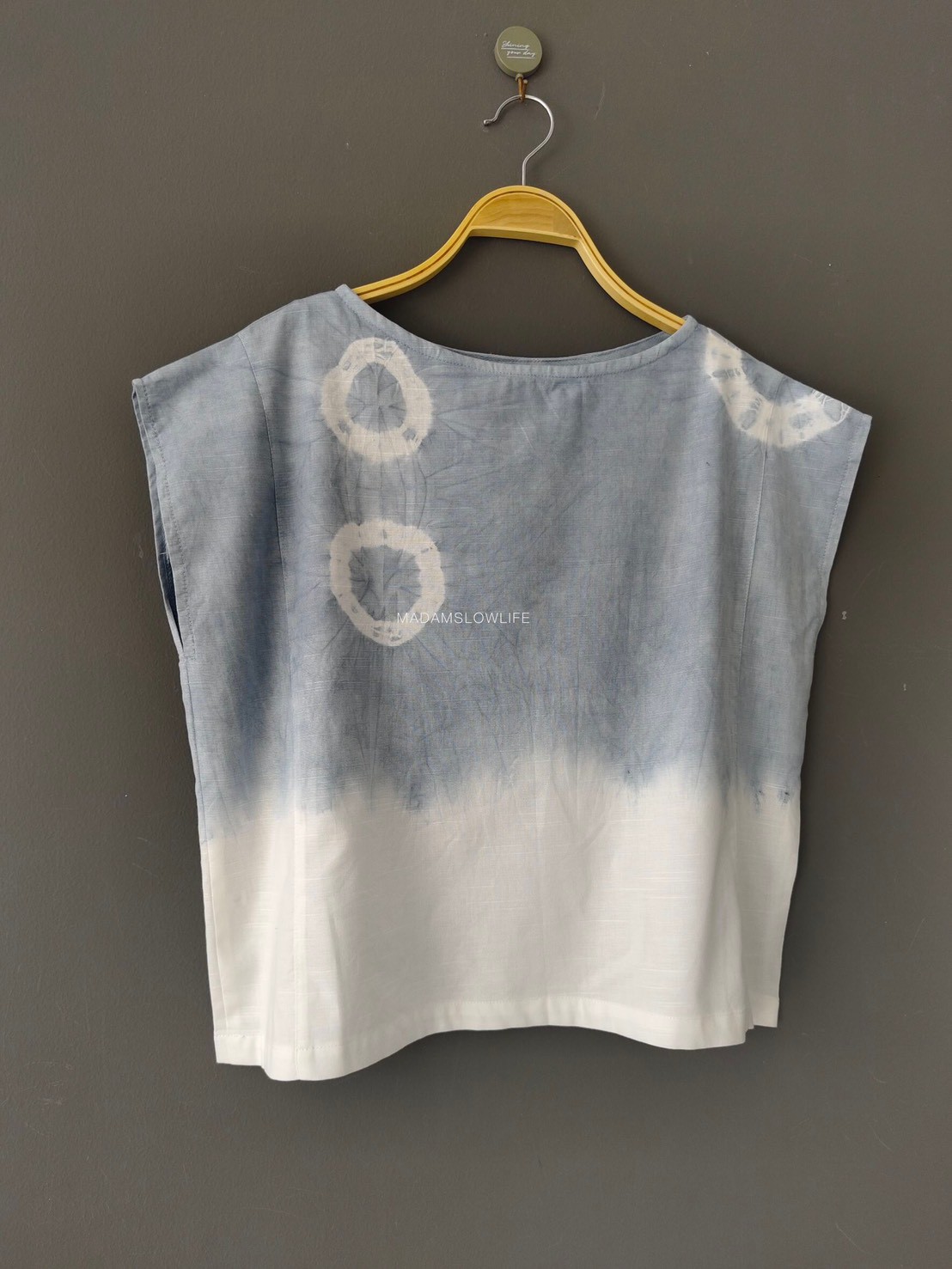 เสื้อผู้หญิงคอปาด ปีกผีเสื้อ มัดย้อมสีธรรมชาติ size: L