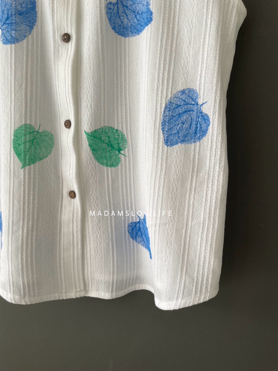 เสื้อแขนกุดผู้หญิง Size: M L XL พิมพ์ใบไม้ด้วยสีปลอดสารพิษ