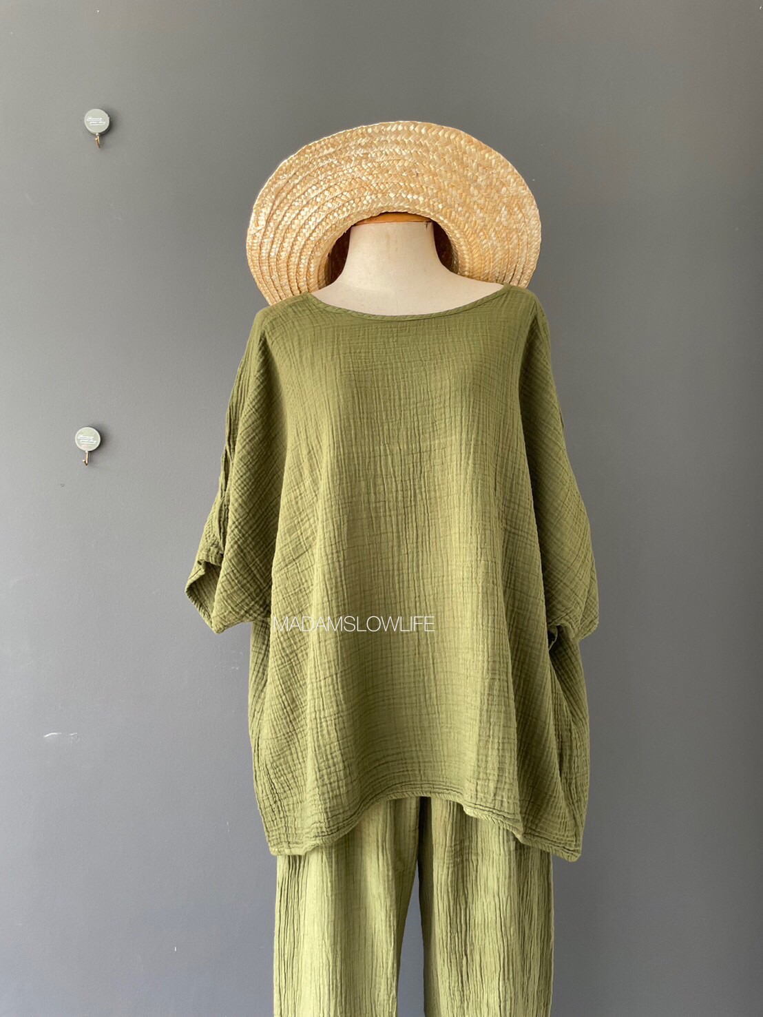 เสื้อสีเขียว+กางเกงขายาว สวมใส่สบาย Size:F