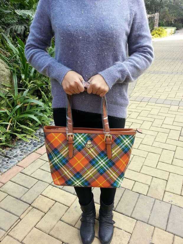 E.Land Shoulder bag