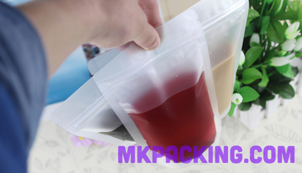 ถุงพลาสติกขุ่น ซิปล็อค ตั้งได้ ขนาด 20x30 + 5cm